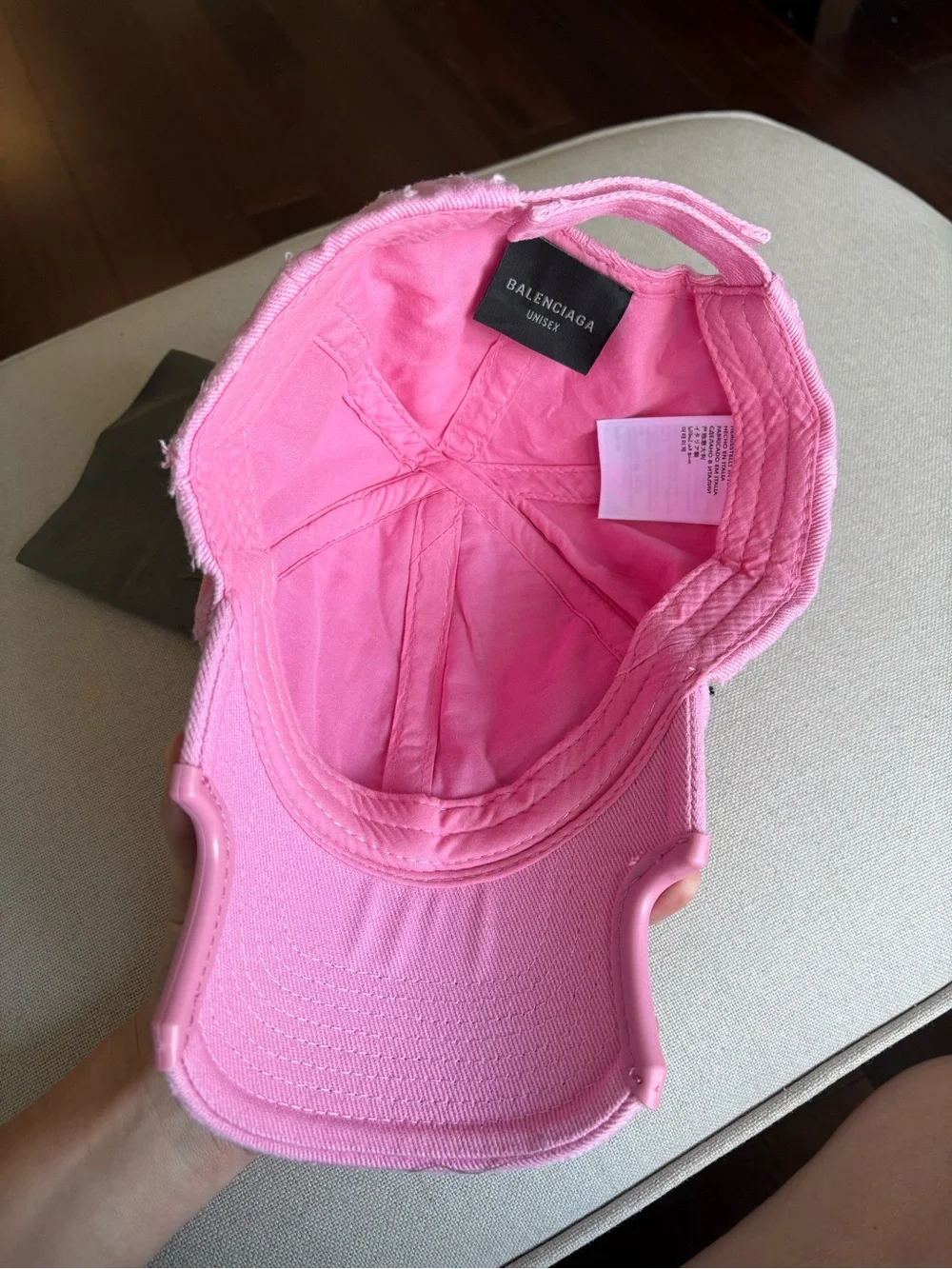 Balenciaga Unisex Laurel Baseball Cap Distressed Baby Pink Logo One Size - Picture 5 of 14